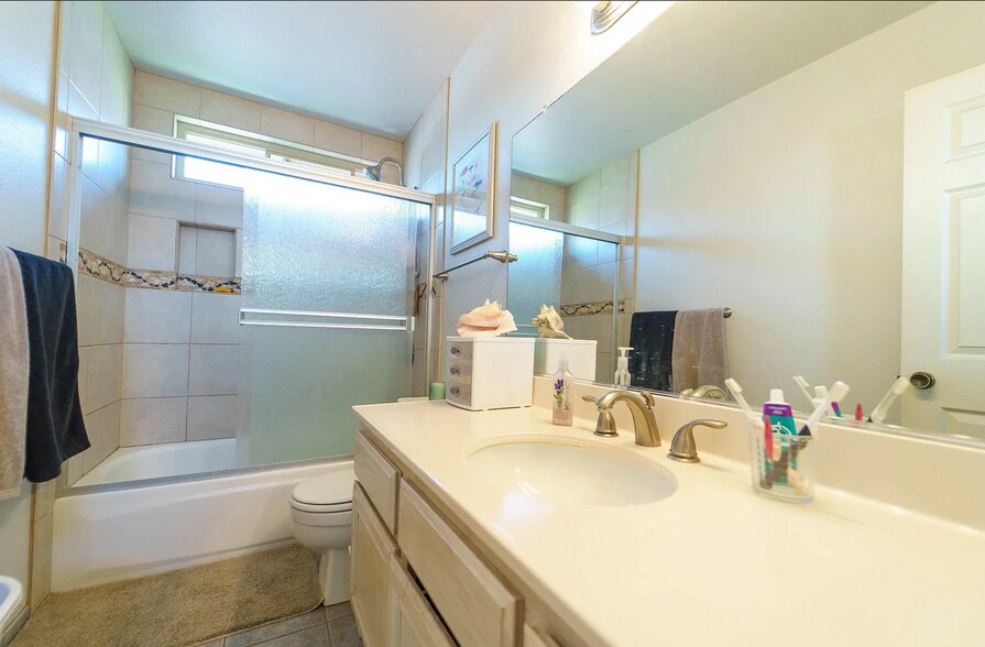 Building Photo - 7320 Penara Pl