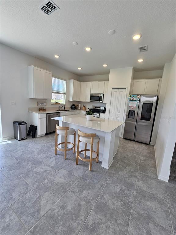 Building Photo - 3054 Chantilly Dr