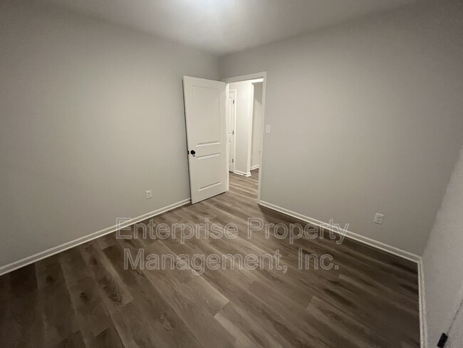Building Photo - 3020 Benjestown Rd