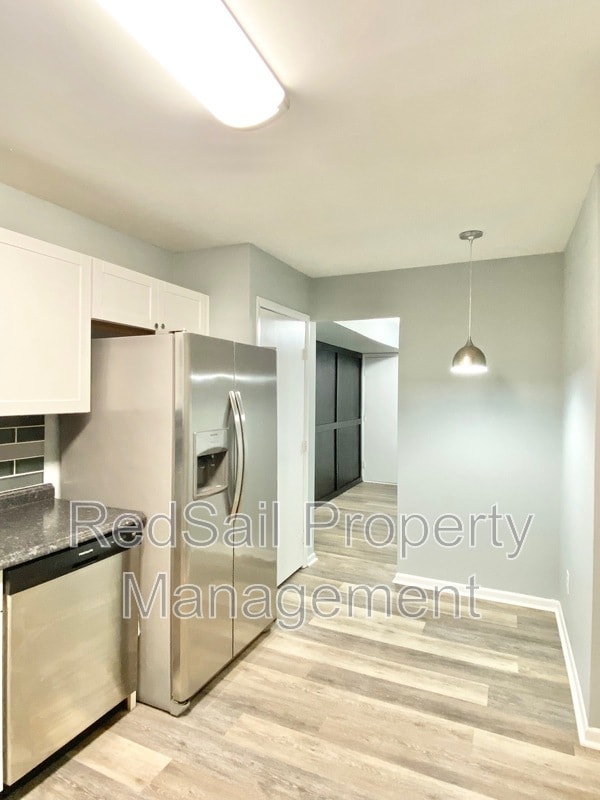 Building Photo - 1449 Longdale Dr