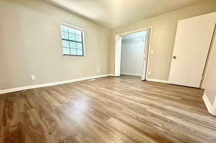 Building Photo - 4963 Brighton Ln
