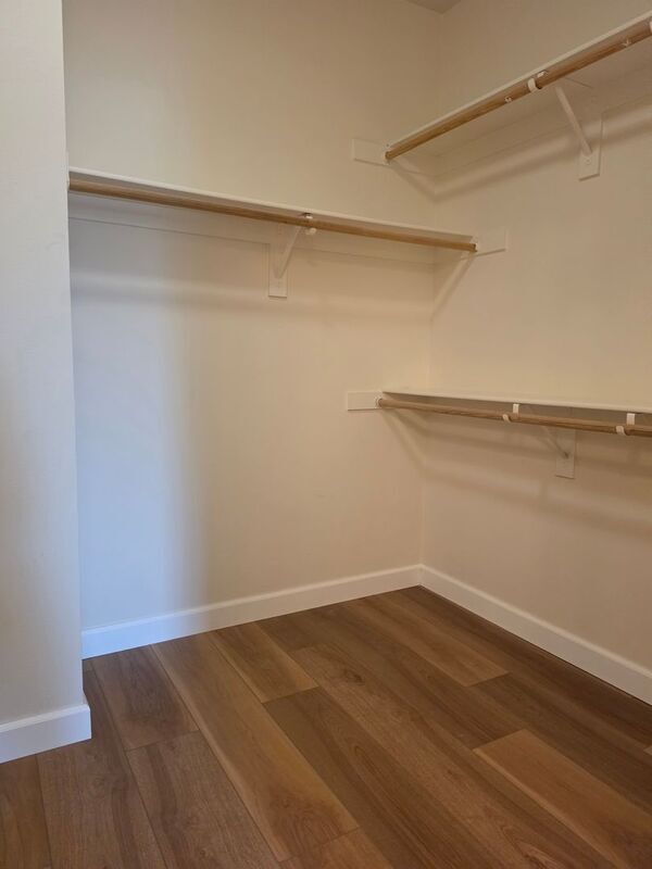 Building Photo - 15236 Davenport St