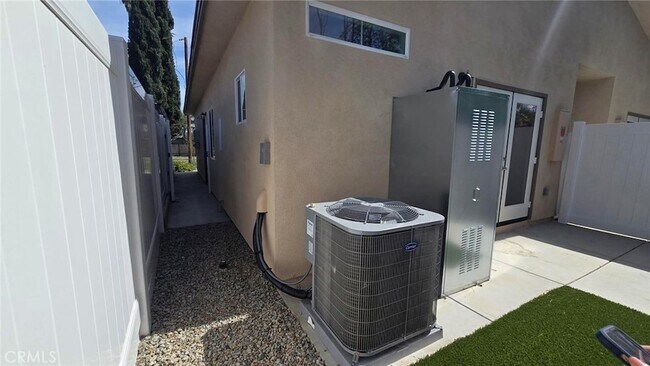 Building Photo - 9386 Olive St