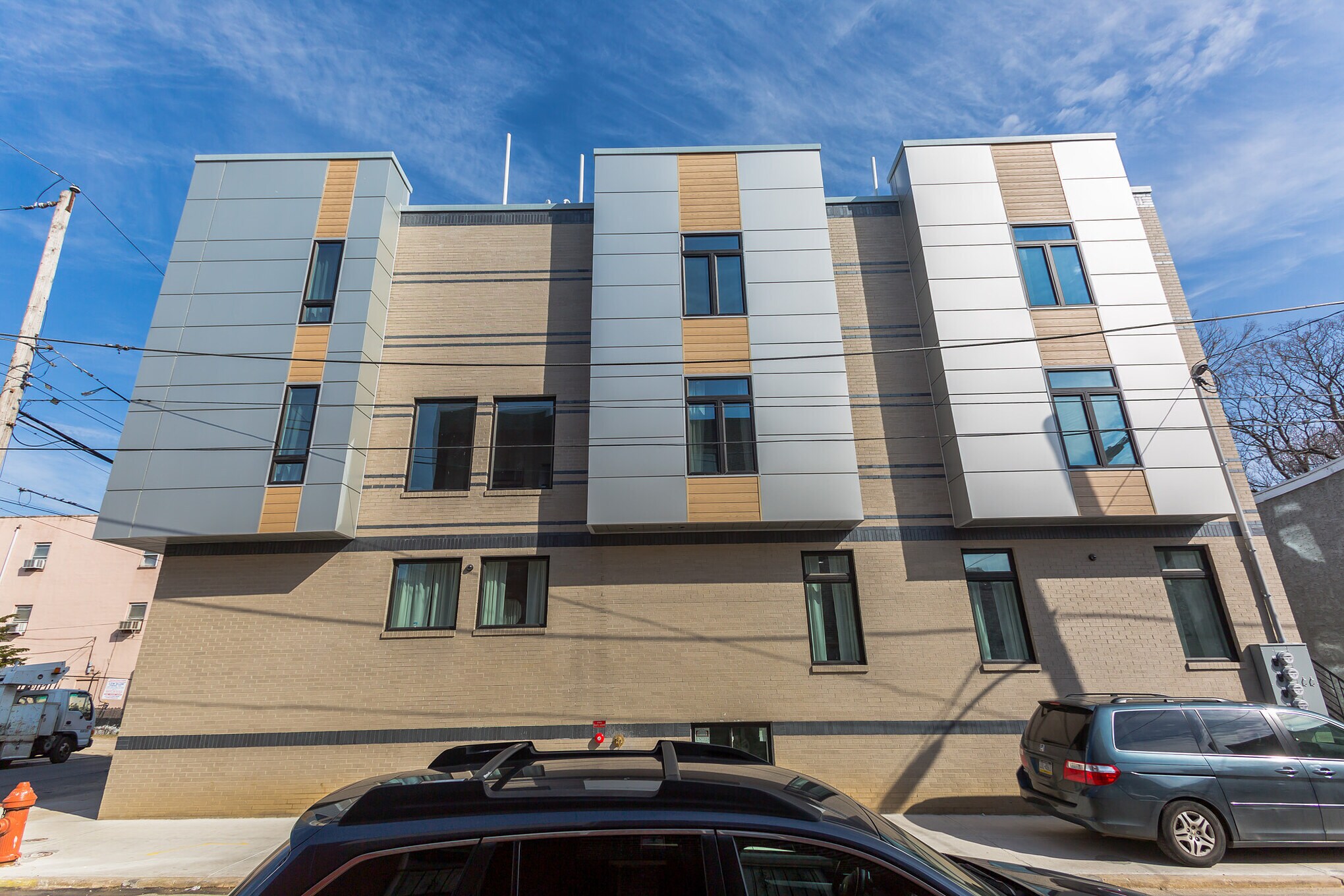 Building Photo - 1321 N 19th St