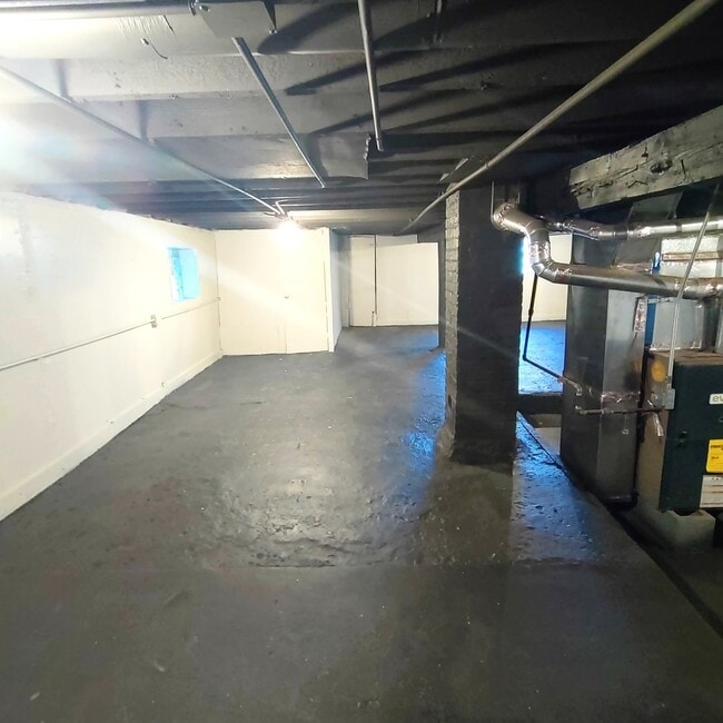 Building Photo - 1507 E 76th Pl