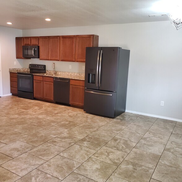 Dining/kitchen - 1605 Steele Ave