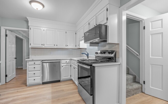 Building Photo - 631 Luray Terrace