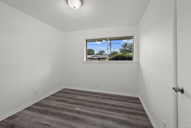 Building Photo - 6140 Cherry Hill Rd