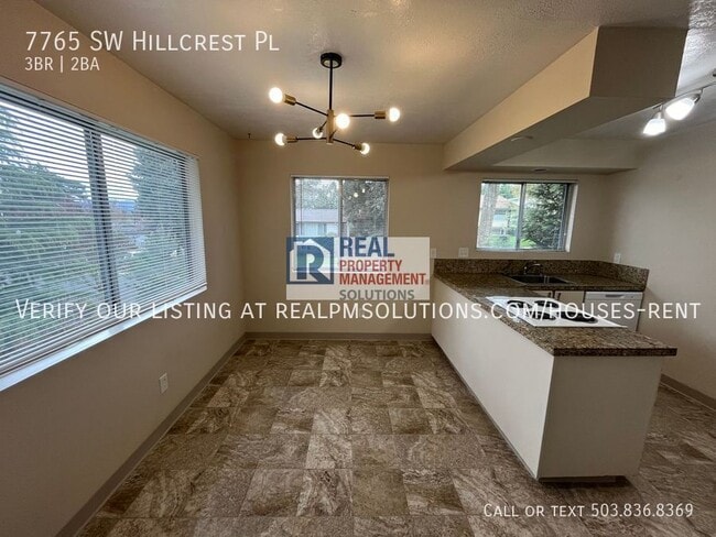 Building Photo - 7765 SW Hillcrest Pl