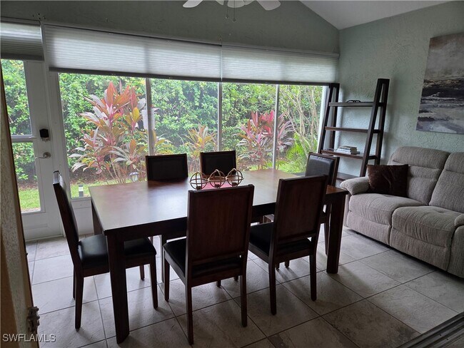 Building Photo - 22161 Tallwood Ct