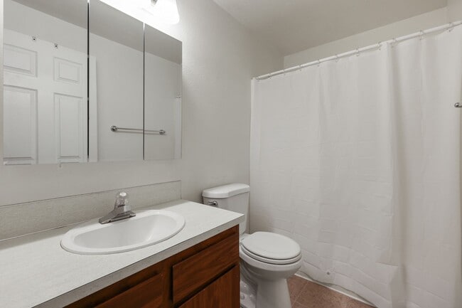 Building Photo - Tumwater rambler with 3bdrms 1.75 baths 2 ...