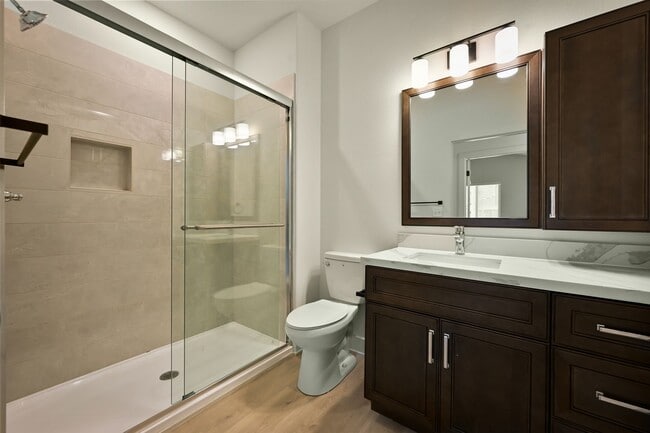 Building Photo - Stunning 2-bedroom, 2-bathroom, 2-car Sing...