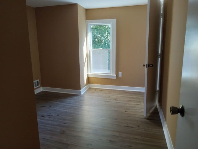 Building Photo - PRICE IMPROVEMENT Stunning 3 Bedroom Home FOR RENT in Millville NJ $1575