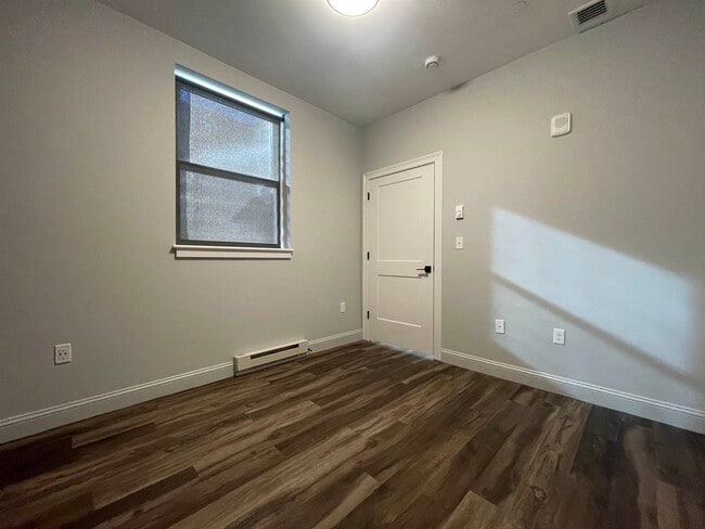 Building Photo - 25 Lowell St