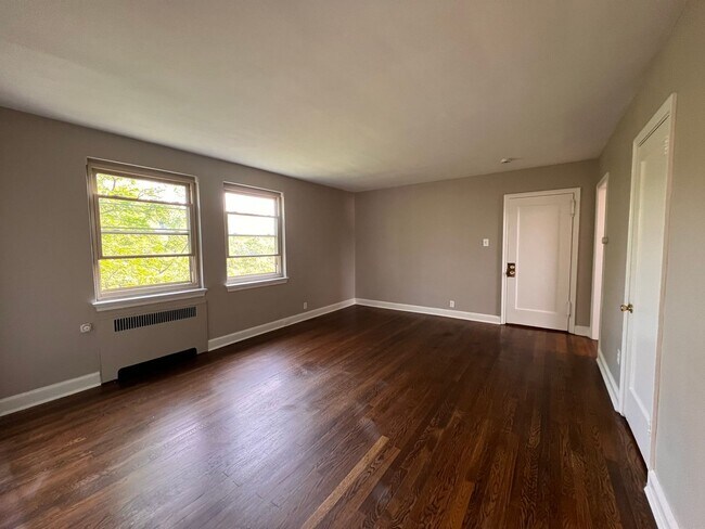 Building Photo - Modernized 1 br, heat included - Oct 14 mo...