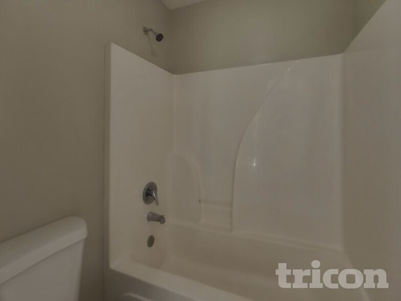 Building Photo - 1118 The by Way