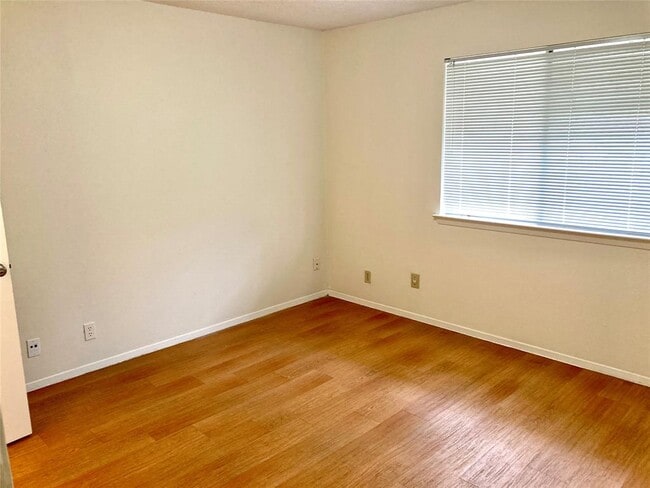 Building Photo - 10606 Lanshire Dr