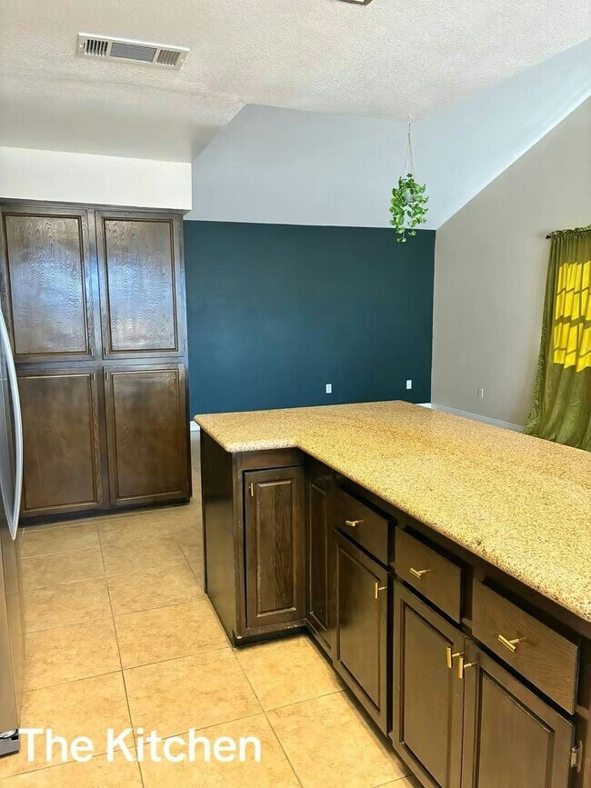 Building Photo - 609 Spyglass Ln