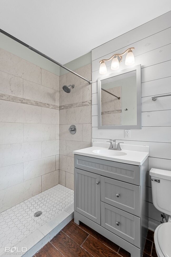 Building Photo - Check Out this 3 bed 2 bath