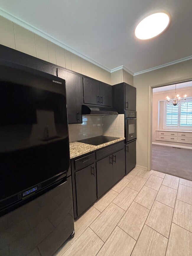 Building Photo - A House For Rent Does Not Come For Rent Ve...