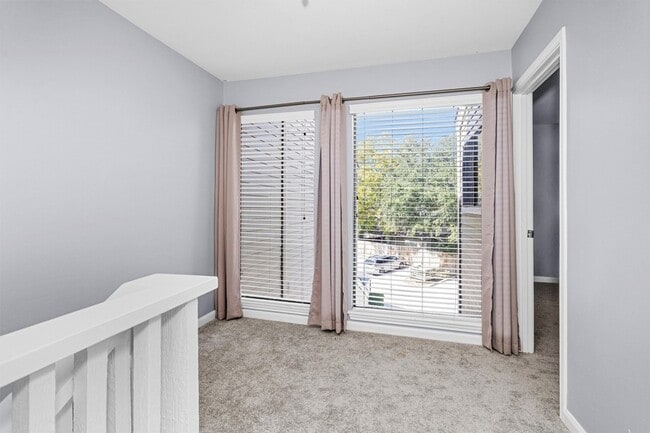 Building Photo - 50 April Point Dr S