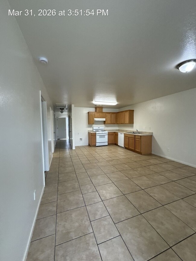 Building Photo - 4048