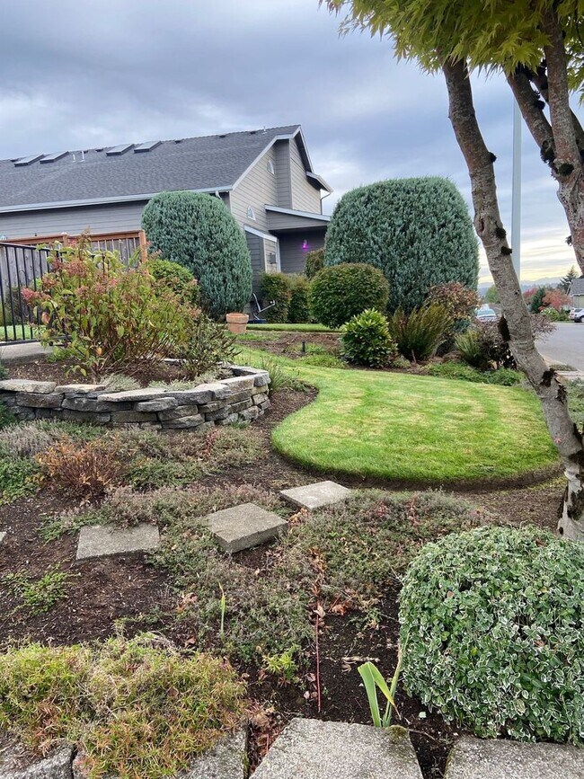 Building Photo - GPC-Monterey Duplex