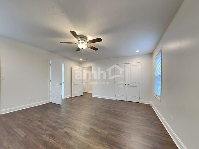Building Photo - 127 Ann Cove Ln