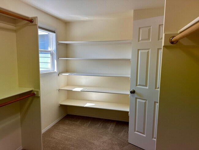 Building Photo - Lovely 4 bedroom in Wilsonville