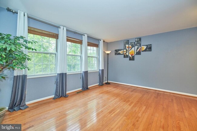 Building Photo - 6633 Skylemar Trail