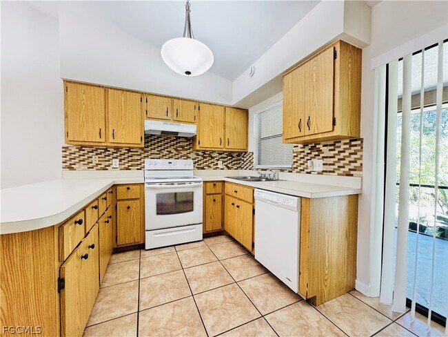 Building Photo - 17405 E Carnegie Cir