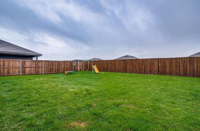 Building Photo - 1005 Whispering Oak Dr