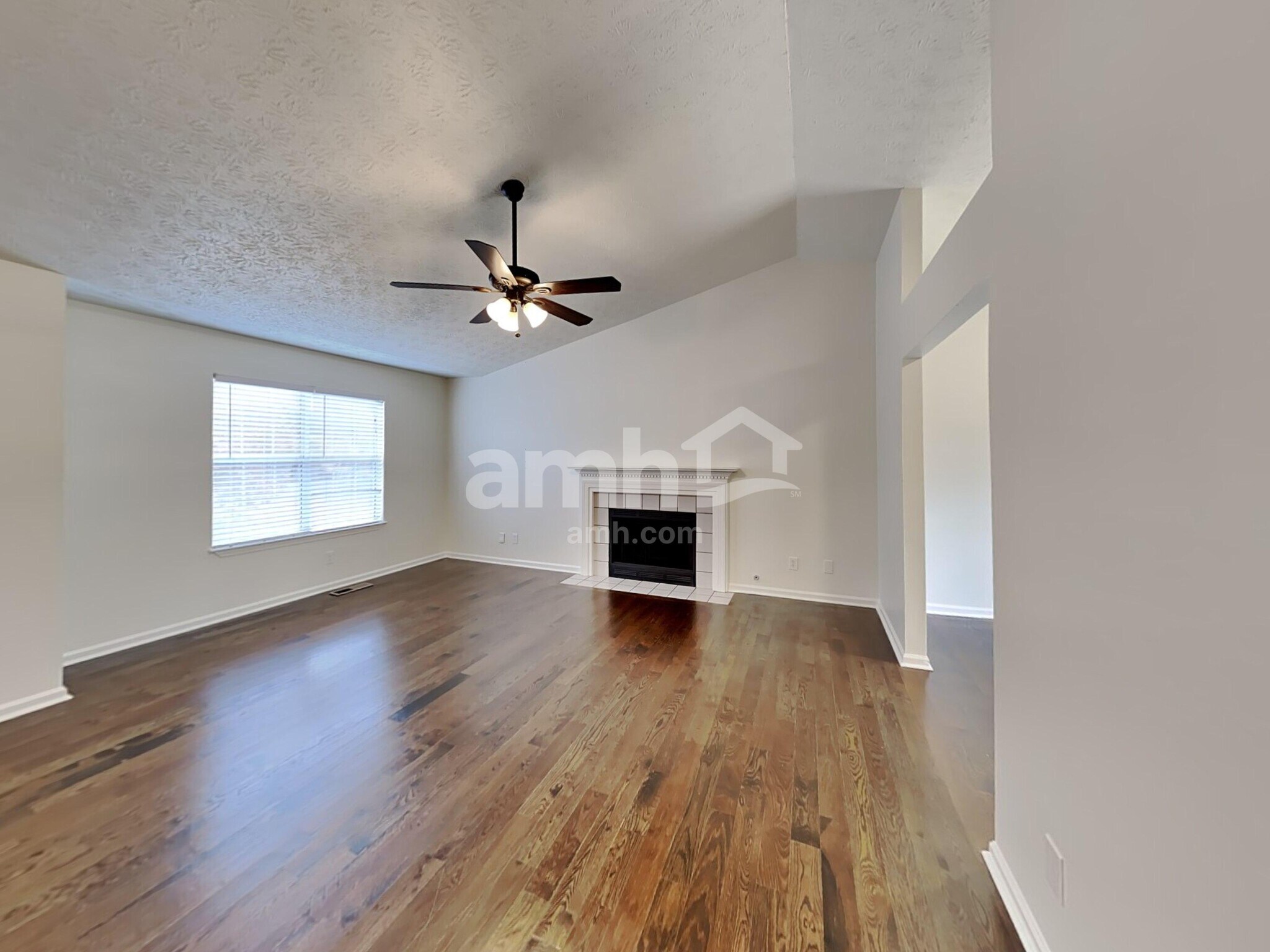 Building Photo - 6028 Woodcreek Dr