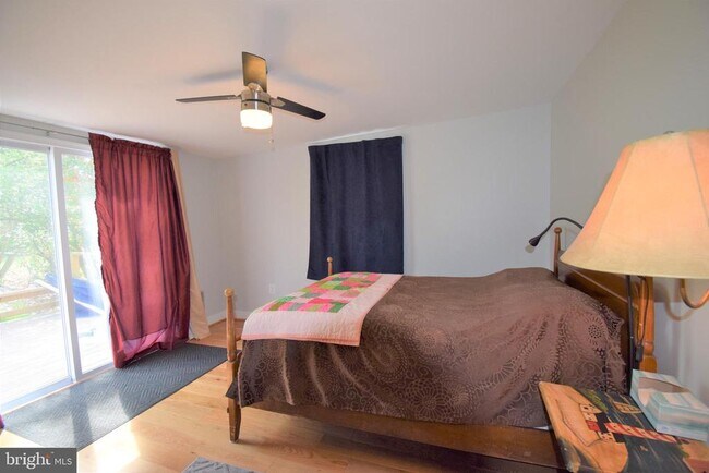 Building Photo - 8811 Badger Dr