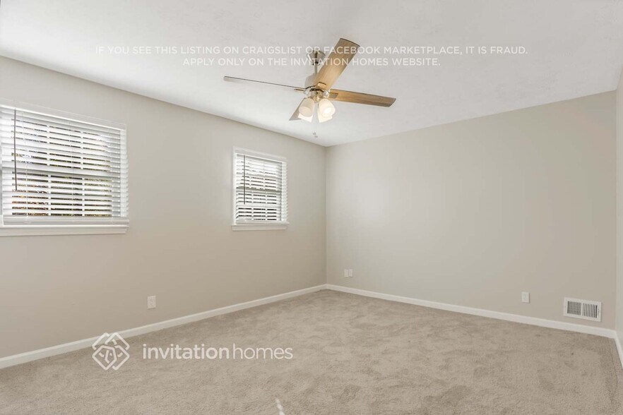 Building Photo - 2180 Pinewood Dr