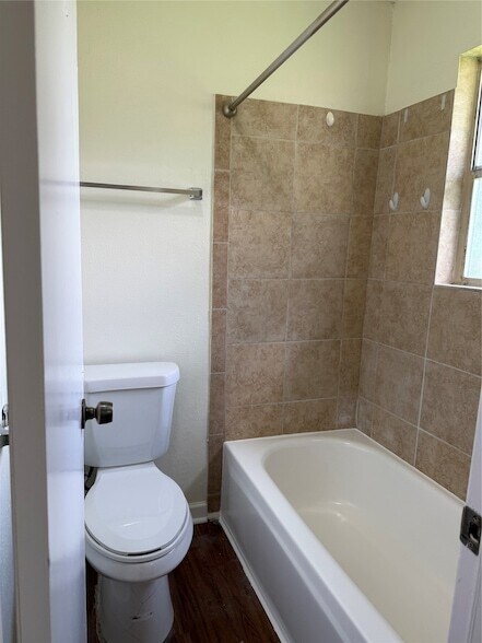 Building Photo - 17514 Heritage Cove Dr