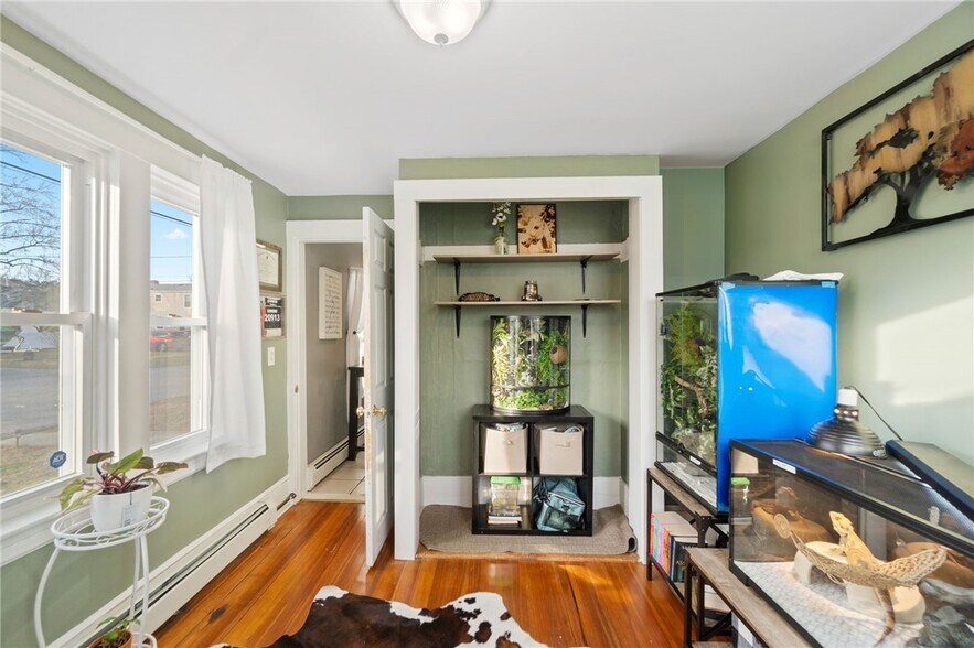 3rd bedroom - 16 Brownlee Blvd