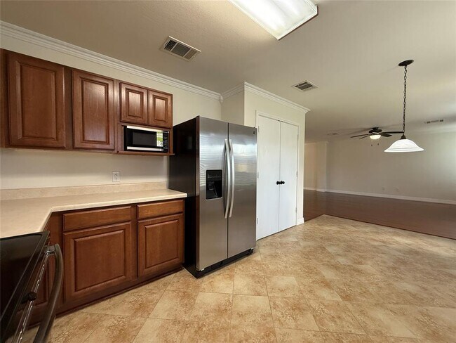 Building Photo - 307 Indian Meadow Dr