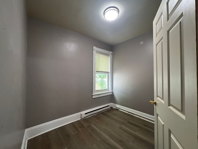 Building Photo - Beautifully remodeled 3 bedroom rental in Easton