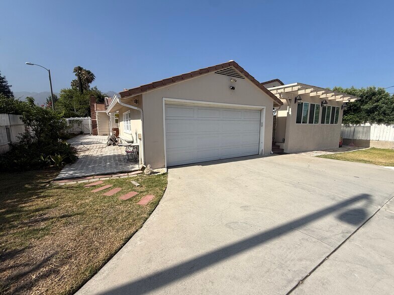 Building Photo - 1162 Panorama Dr