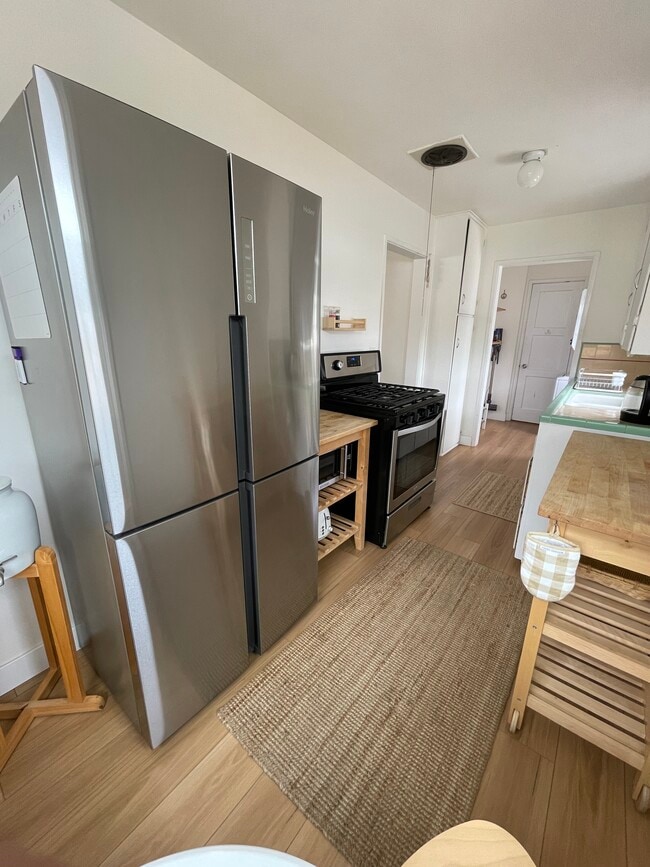 Building Photo - 521 Arcade Dr