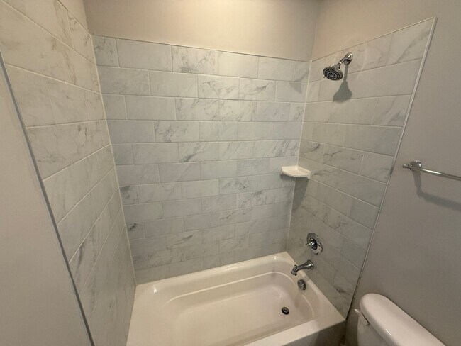 Building Photo - Beauitiful Home in the heart of Ballantyne!!