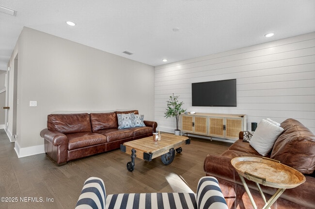 Building Photo - 434 Settler's Landing Dr