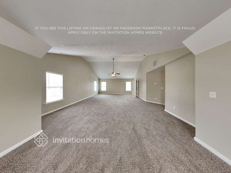 Building Photo - 2253 Park Manor SW