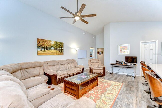 Building Photo - 6731 Castle Green Pl
