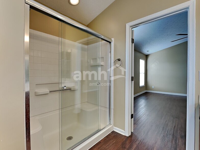 Building Photo - 285 Coyote Dr