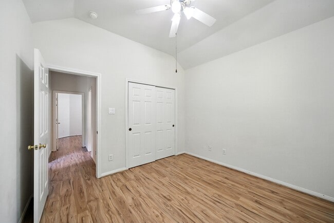 Building Photo - 1626 Maryvale Dr