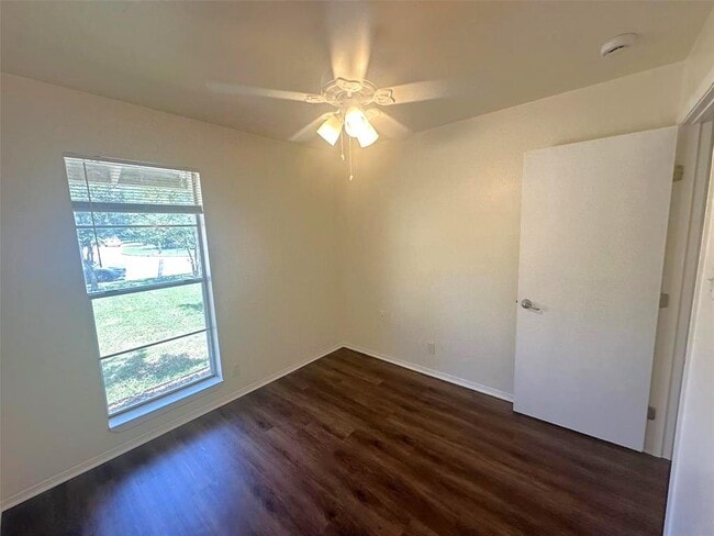 Building Photo - 8510 Woodstone Dr