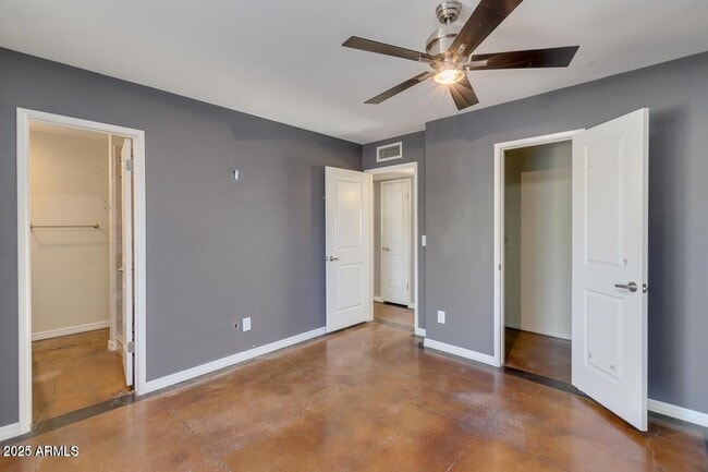 Building Photo - 3832 E Bloomfield Rd