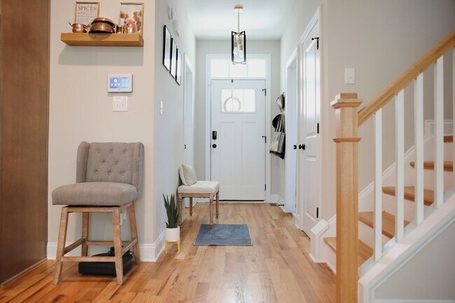 Building Photo - Gorgeous, New Home in Rocketts Landing: Available in July!